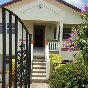 https://delightful-4bed-modern-villa-with-wifi.comcaribbean.com